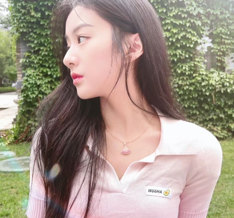 Bv1g*ai necklaces